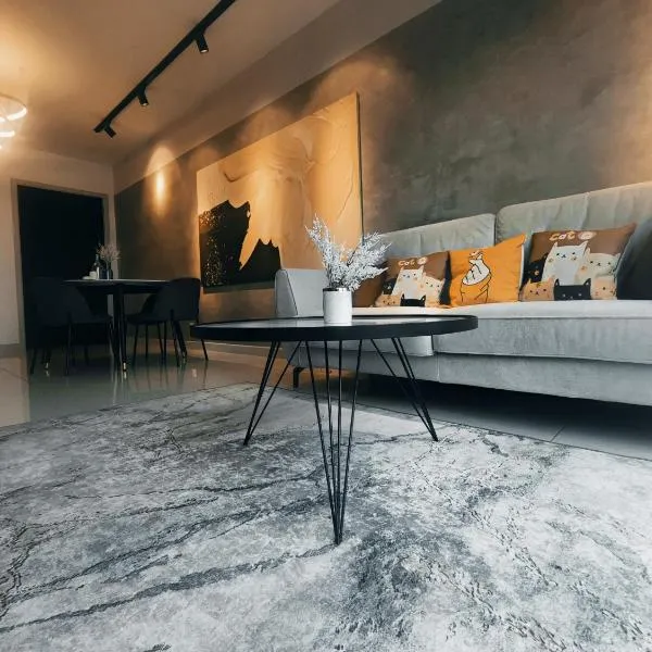 Stylish KL Suite, KLCC View, Next to LRT, Datum Jelatek By Atlantis Management, hotel di Kuala Lumpur