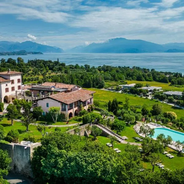 Castello Belvedere Apartments, hotel v destinaci Desenzano del Garda