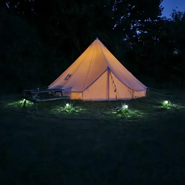 Glamping in style Bell tent, hotel v destinaci Ifield