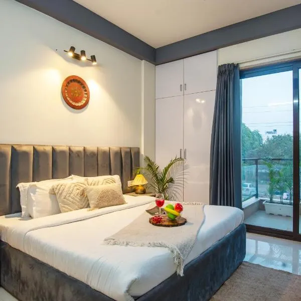 Serviced Apartment near Medanta by BedChambers, hotel v destinaci Gurgáon