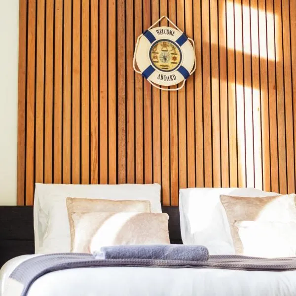 The marine apartment near Amsterdam by Weltevreden Experience, hotel i Kortenhoef