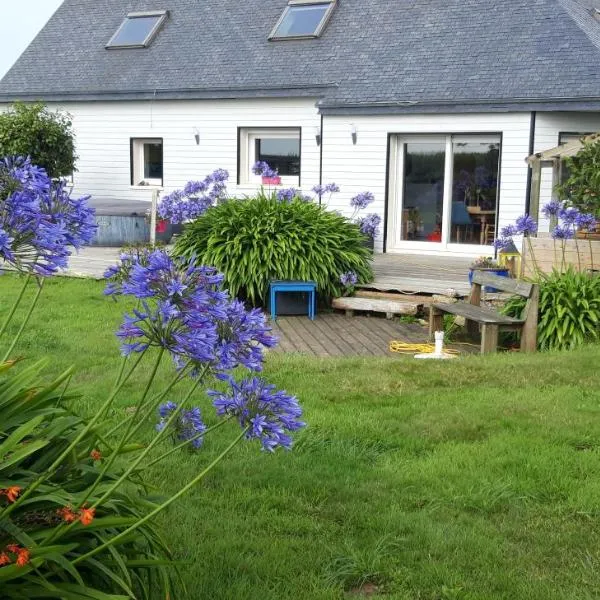 Chambre d'hôtes de la voie bleue., hotel in Plouvien