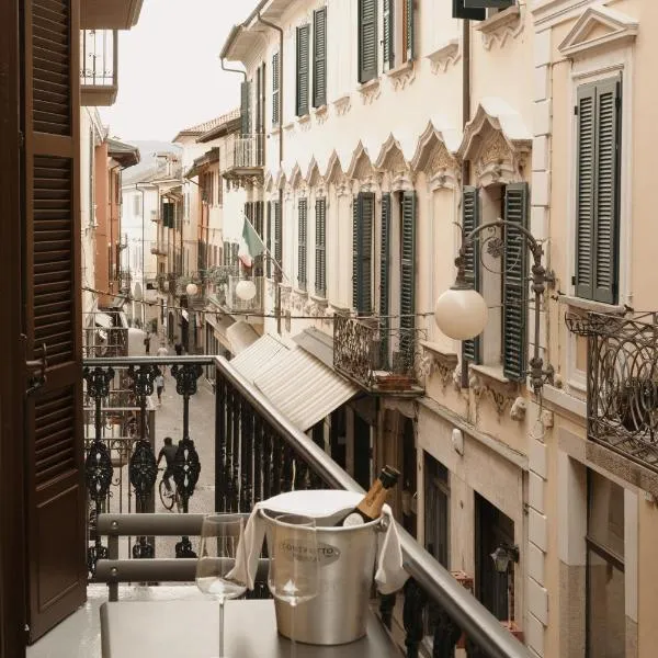 Caffè delle Rose Les Chambres, hotel v destinaci Verbania