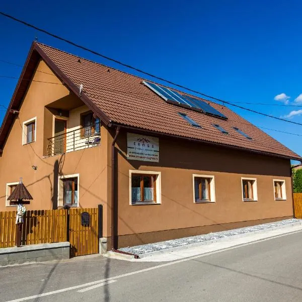 Erőss Kulcsosház、Lăzareaのホテル