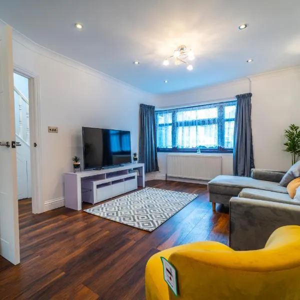 Modern Spacious 4 Bed Hayes Home with Free Parking, hotel v mestu Hayes