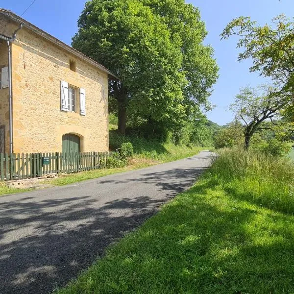 Cosy Gîte with private pool, hotel in Montferrand-du-Périgord