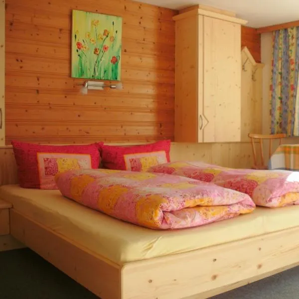 Ferienwohnungen Reinalter, hotel v destinaci Kappl