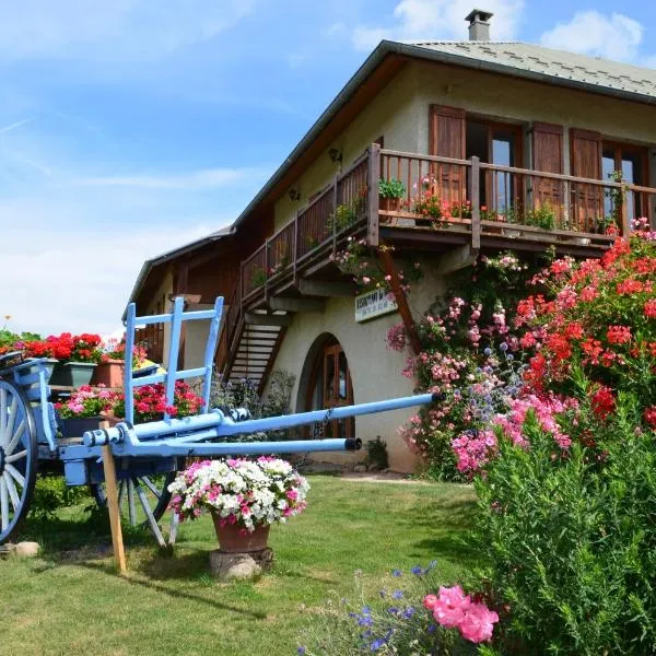 Les Alisiers, hotel v destinaci Montclar
