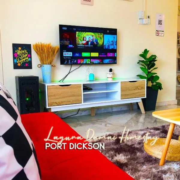 Laguna Damai Homestay Teluk Kemang PD 3BR- Pool View, hotel in Port Dickson
