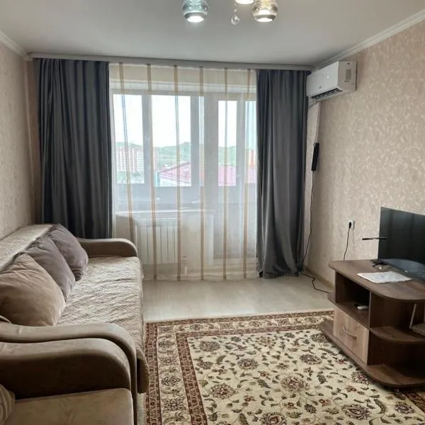 2 bedroom apartment 2 комн-я Казыбек би, hotel in Ustʼ-Kamenogorsk