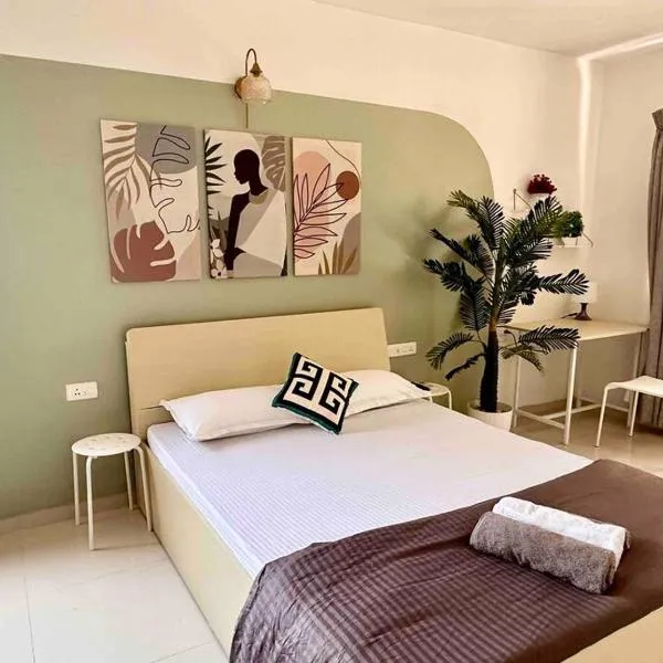 Sage : Private Studio Room in Koregaon Park, hotel v destinaci Puné