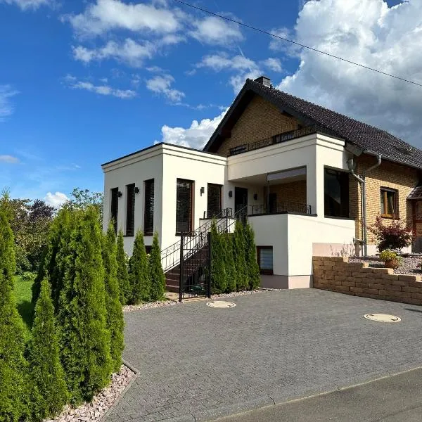 Haus Olga, hotel v destinaci Blankenheim