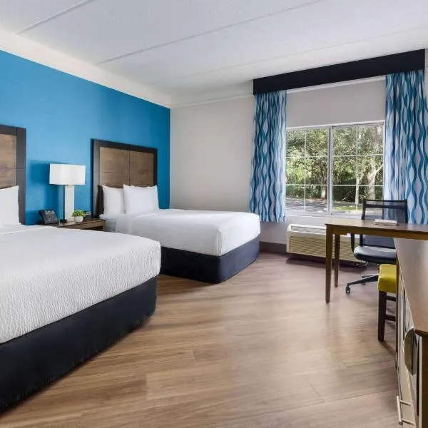 La Quinta by Wyndham Tampa Brandon Regency Park, hotel v destinaci Brandon