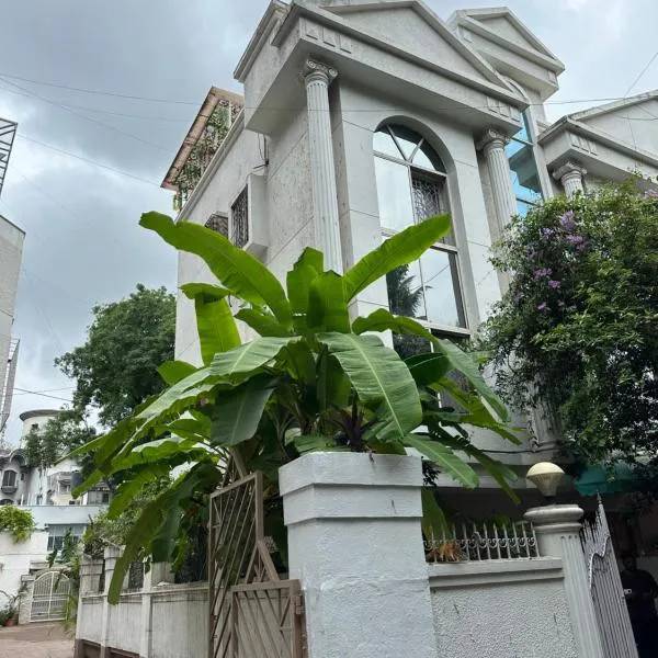 2BHK Peaceful Row House by Abhibha Stays in Koregaon Park, hotel v destinaci Puné