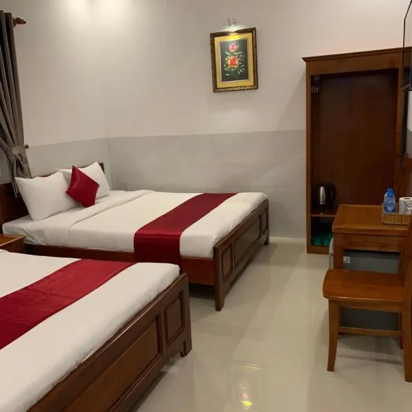 Khách Sạn Chiêu Chương, hotel v destinaci Ấp Bình Hưng
