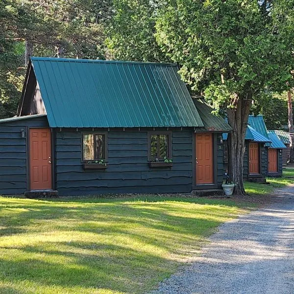 Moreno's Adirondack Cabins, hotell sihtkohas Saranac Lake