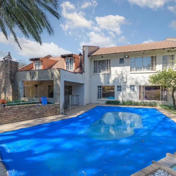 Royal Olympia Lodges & Safaris RSA, hótel í Sandton