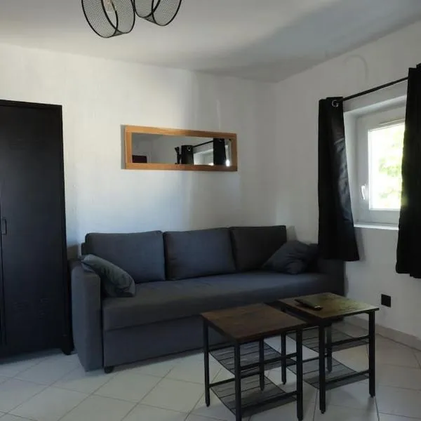 Appartement au centre ville de Pierrelatte, viešbutis mieste Pjerlatas