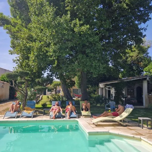 Vacances révées au Pin Parasol, готель у місті Ле-Тор