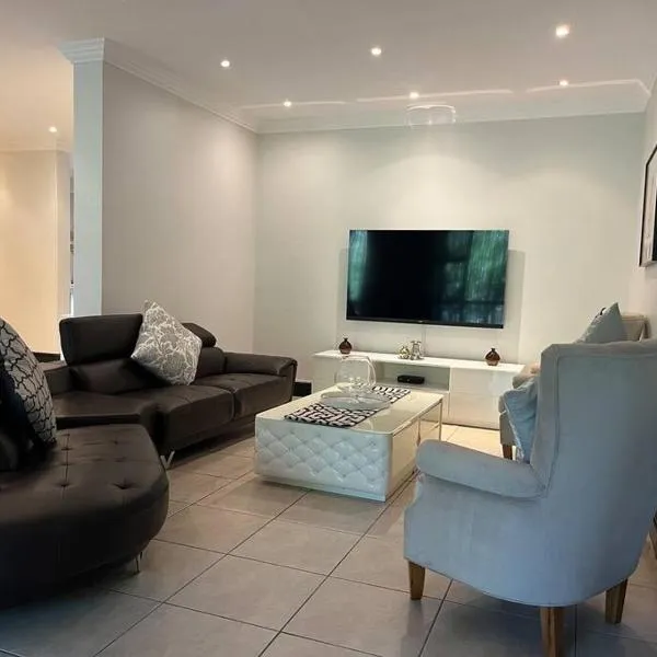 5 Bedroom Luxury Zimbali Villa, hotel v destinaci Ballito