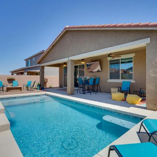 Lovely Tucson Home with Private Pool and Fire Pit!, hotel Tucsonban