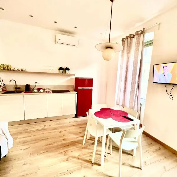 Alla Scalinata del Teatro Rossetti confort suites parcheggio、トリエステのホテル