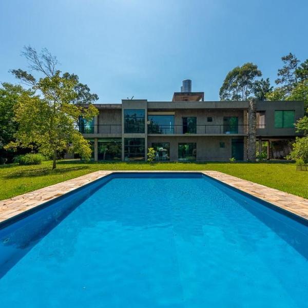 Casa de campo com piscina e natureza São Roque