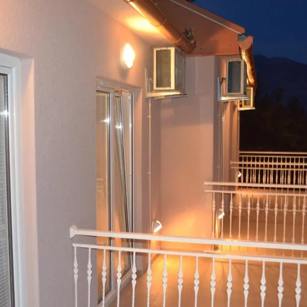 Apartments Lalević, hotel in Donji Morinj