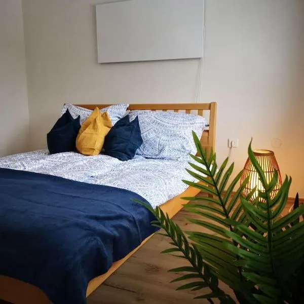 Apartment direkt am Weingut Garber, hotel v destinaci Etzendorf