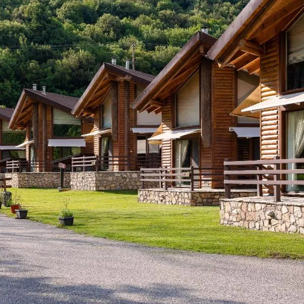 Natura Chalets, hotel en Esokhória