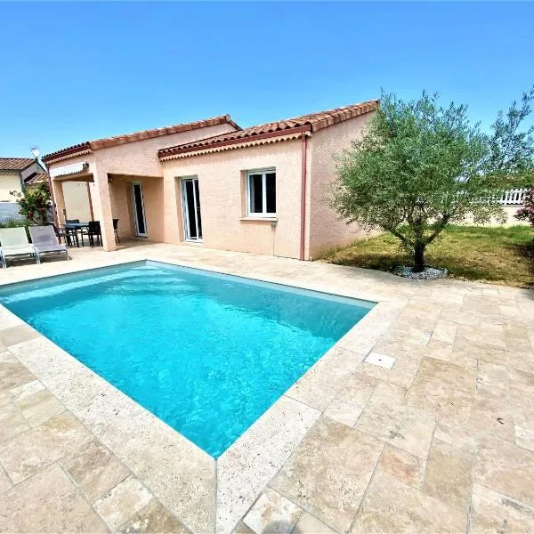 GITE CESAR 6p, 3ch, piscine privée, terrain privé clos, terrain de pétanque, hotel v destinaci Vallon-Pont-dʼArc