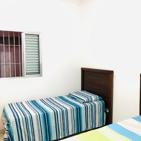 Casa espaçosa com Piscina e Churrasqueira 2 dorm - Foto 2