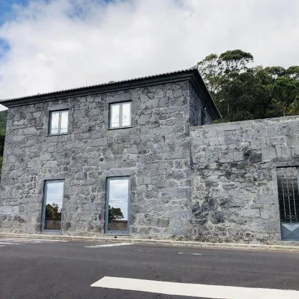 AMU- Apartamentos Mistérios da Urzelina, hotel en Fajã da Caldeira de Santo Cristo