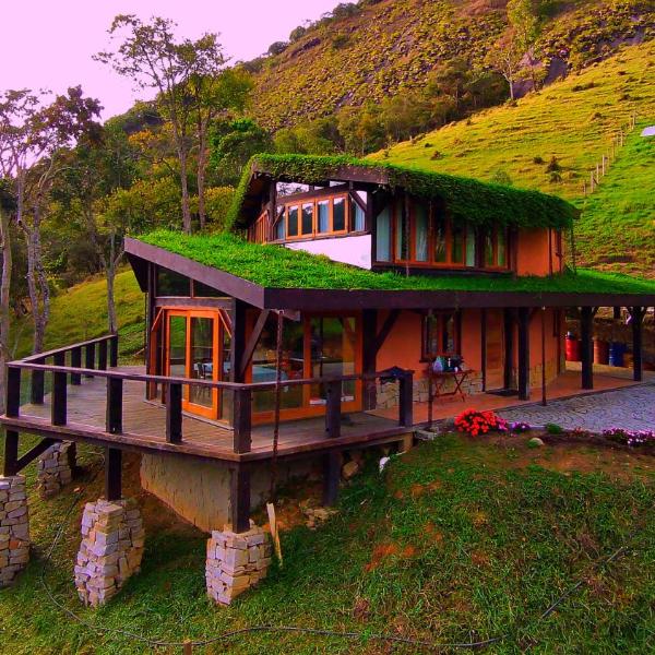 Eco Lodge de Construção Natural com Vista Panorâmica