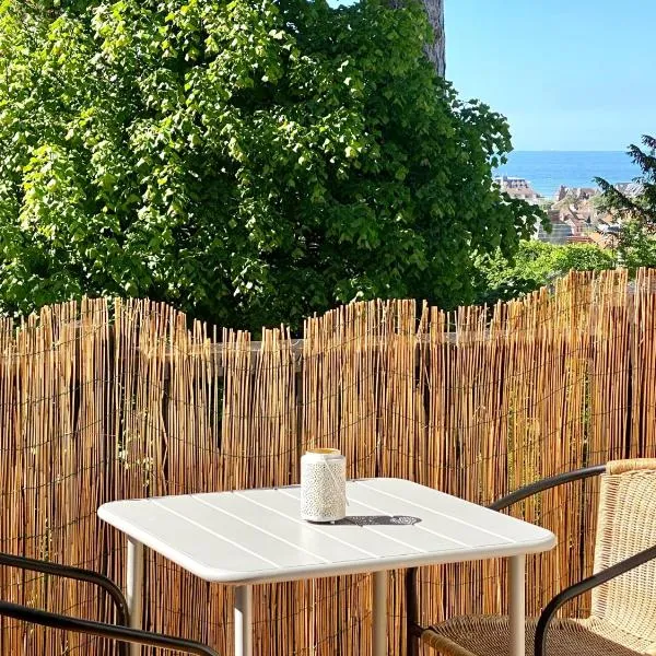 LESPARISNORMANDS - Magnifique vue mer - centre et plage, hotel v destinaci Villers-sur-Mer