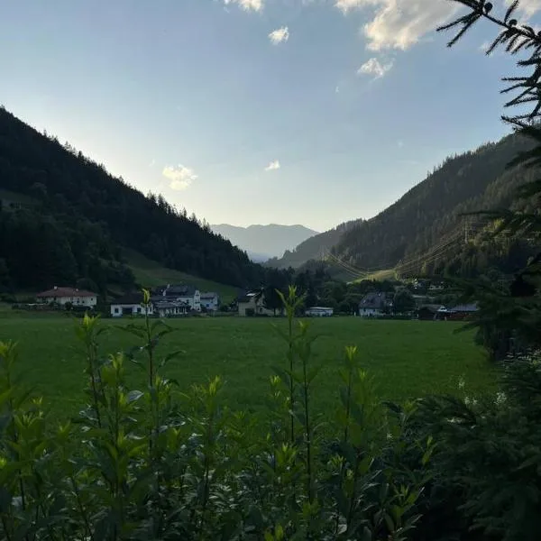 Naturparadies Nähe Grüner See, hotell i Thörl