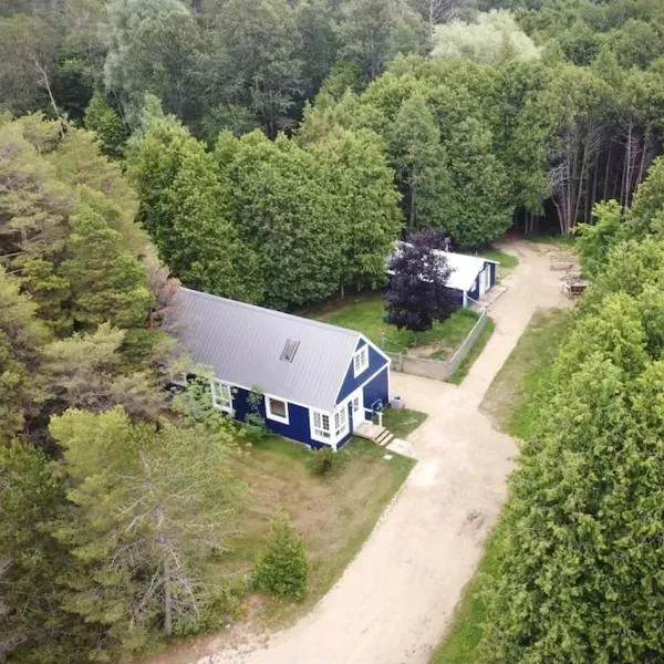 Cottage Retreat on 11 Acres, hotel in Flesherton
