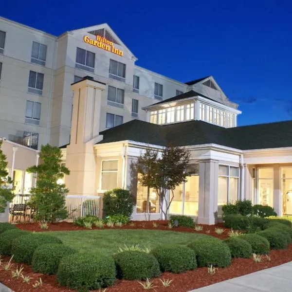 Hilton Garden Inn Charlotte North, готель у місті Bahama Park