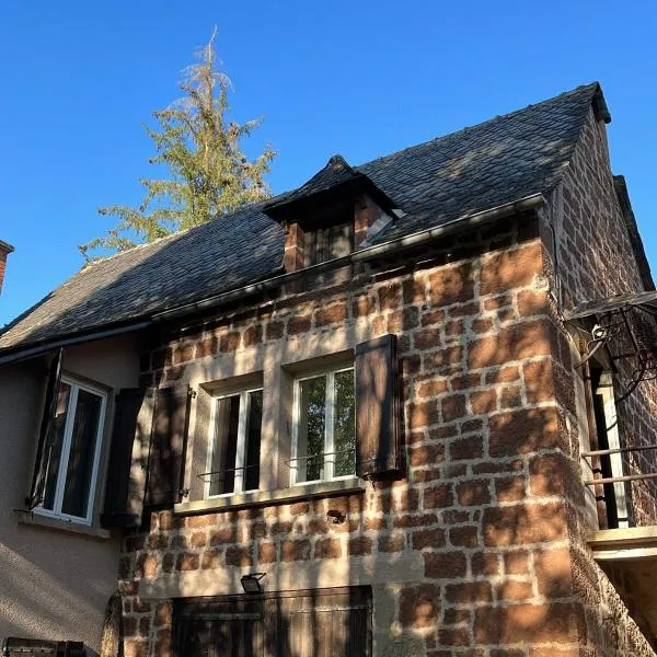 Petit maison chaleureuse dans le Vallon, готель у місті Valady