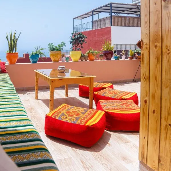 Atlantic Vibes Surf Hostel, hotel v destinaci Tamraght Ouzdar