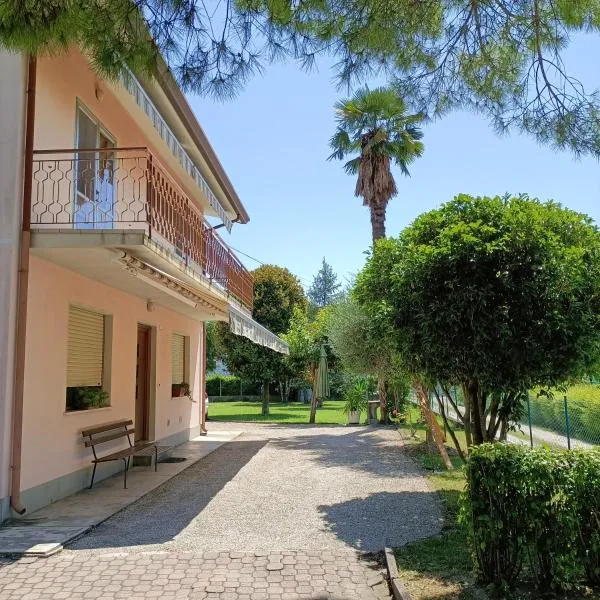 Oliva's House appartamento con giardino, hotel v destinaci Palazzolo dello Stella