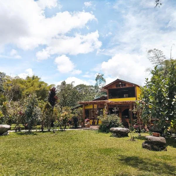 Senz Chalet Riverside - Mindo, hotel v destinaci Mindo