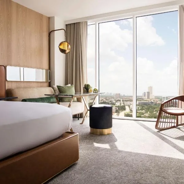 C. Baldwin, Curio Collection by Hilton, hotel di Houston