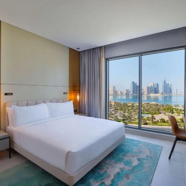 DoubleTree by Hilton Sharjah Waterfront Hotel And Residences, hótel í Sharjah