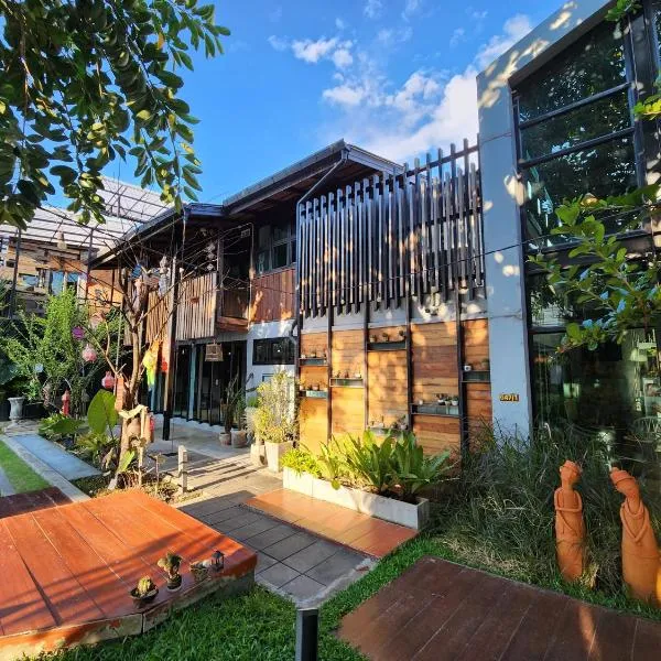 Baan Mai Kradan Hostel Chiang Rai, hotel v destinaci Čiang Rai