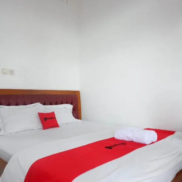 RedDoorz near Alun Alun Wonosobo 2, hotel a Banjarnegara