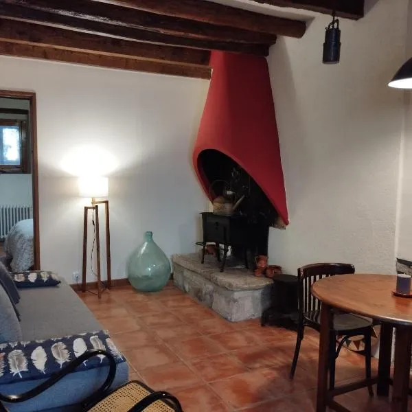 Llar compartida El Tupí, hotel v destinaci Sant Sadurni d'Osormort