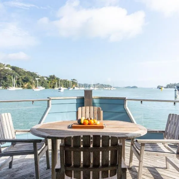 Bay of Islands 2 Bedrooms On The Water-The Landing โรงแรมในHelena Bay