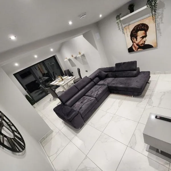 Billie Island apartments, hotel v destinaci Slaithwaite