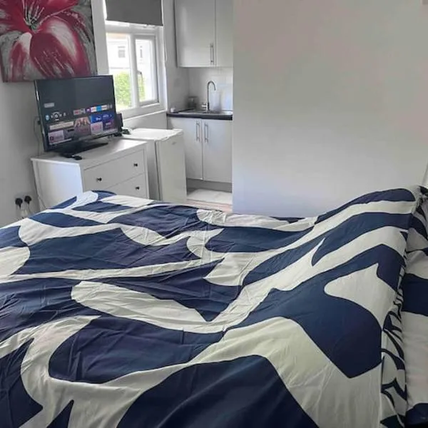 Studio - 1 Bed - CloseToElizabethLine&Westfield, hotel in Romford